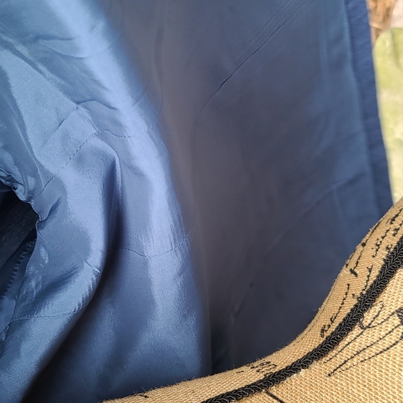 Lauren Ralph Lauren distressed blue linen blazer, size 10P. EUC - Picture 13 of 14